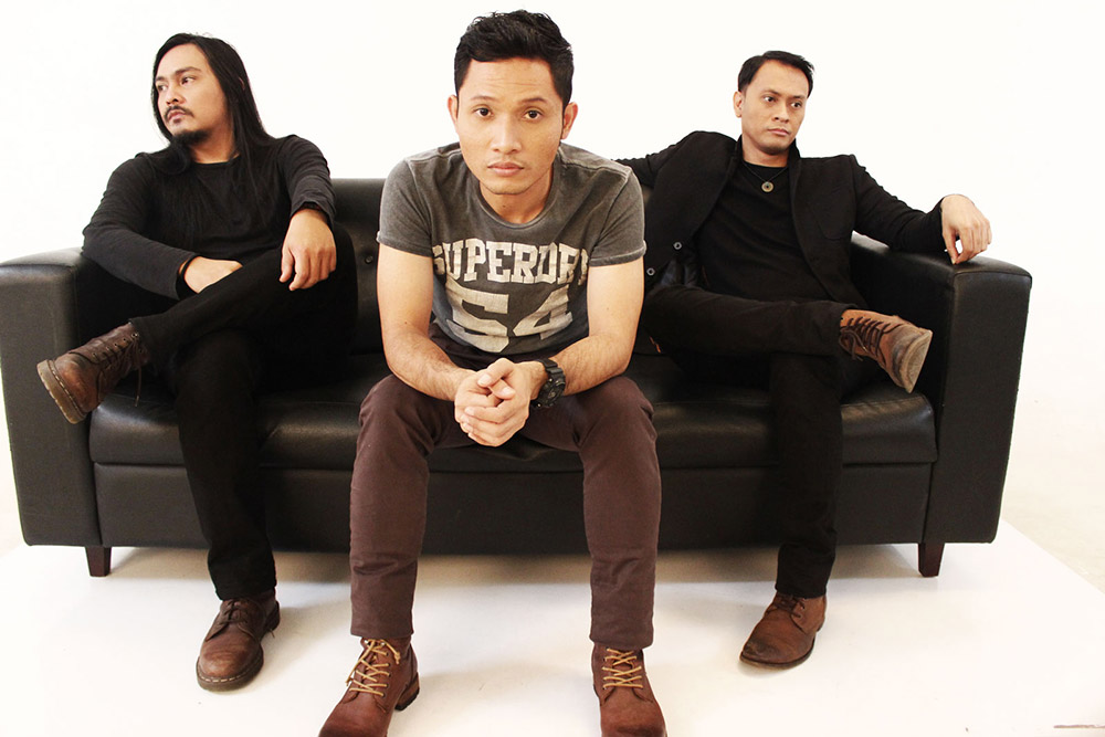 Amunisi Andra & The Backbone